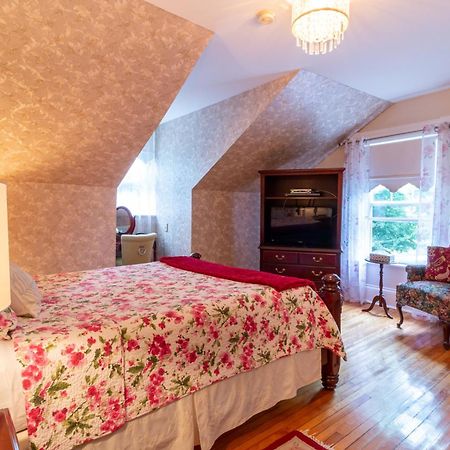 The Dawson House Bed & Breakfast Charlottetown Exteriör bild